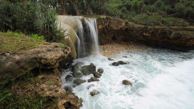 Pantai Jogan Rute Menuju Lokasi Dan Harga Tiket Masuk