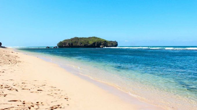 Pantai Sadranan Rute Menuju Lokasi Dan Harga Tiket Masuk