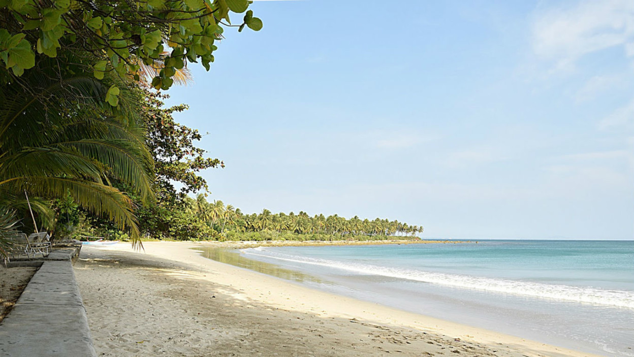 Pantai Ciputih jadi favorit para wisatawan