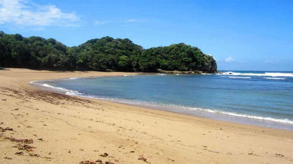 Pantai Tanjung Kait 🏖️ HTM, Rute, Foto & Ulasan Pengunjung