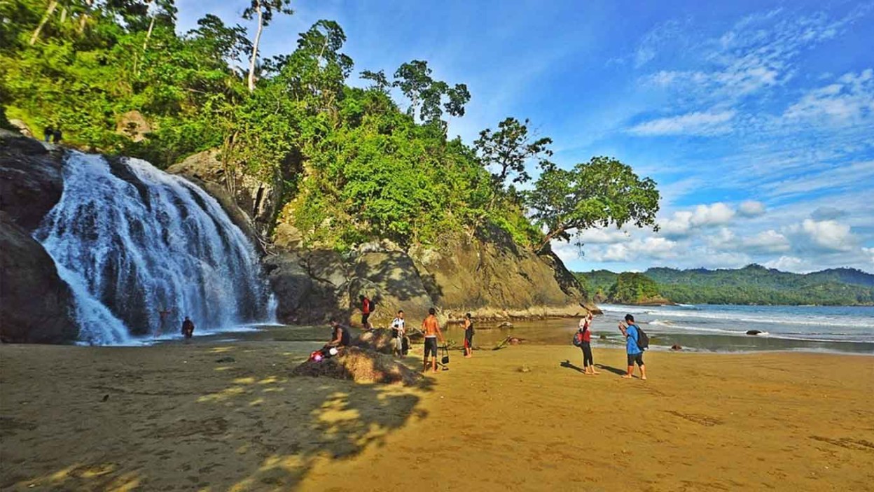 Pantai Banyu Anjlok