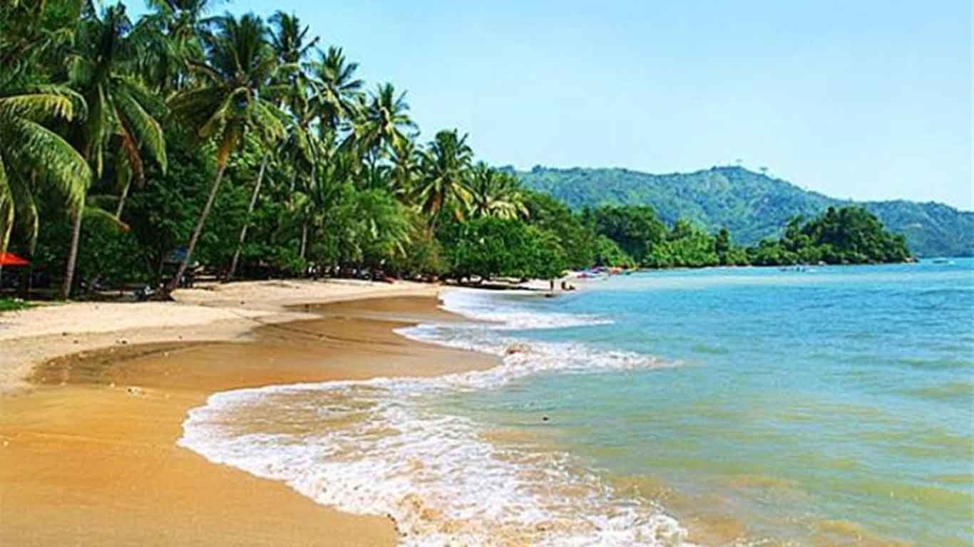 Pantai Karanggongso 🏖️ HTM, Rute, Foto & Ulasan Pengunjung