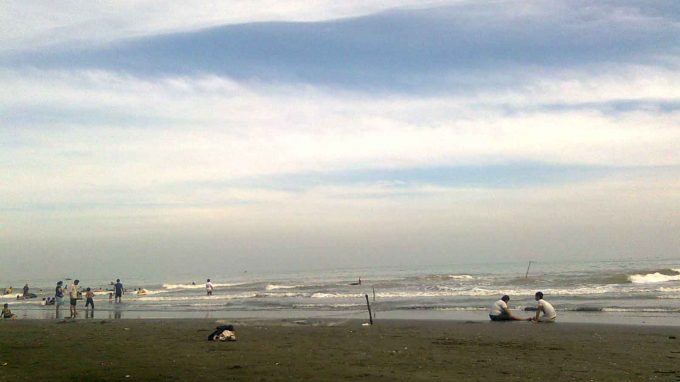 Wisata Pantai Ngebum Kendal