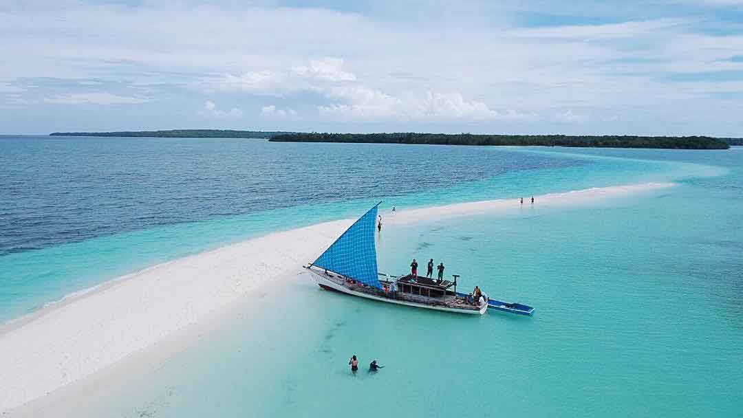 Pantai Ngurtavur