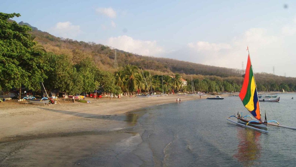 8 Rekomendasi Wisata Pantai 🏖️ di Situbondo, Jawa Timur