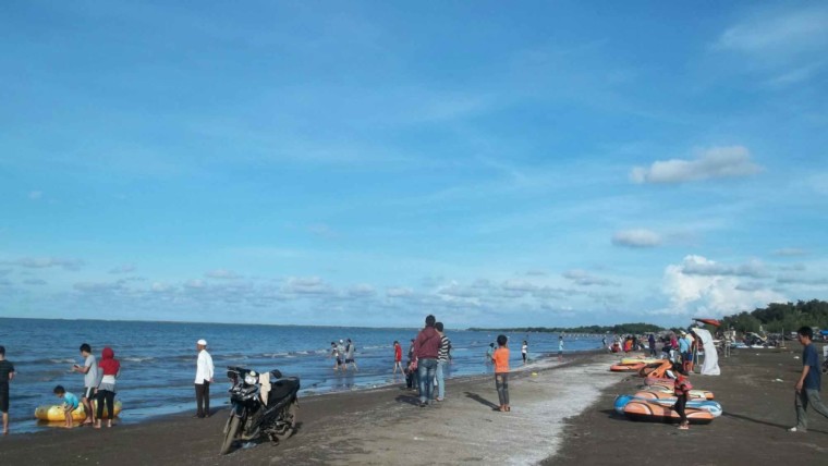 Pantai Samudra Baru 🏖 HTM, Rute, Foto & Ulasan Pengunjung