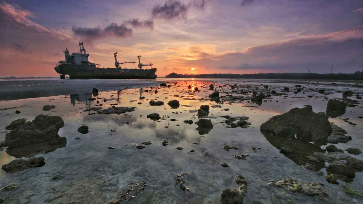 Pantai Dangas