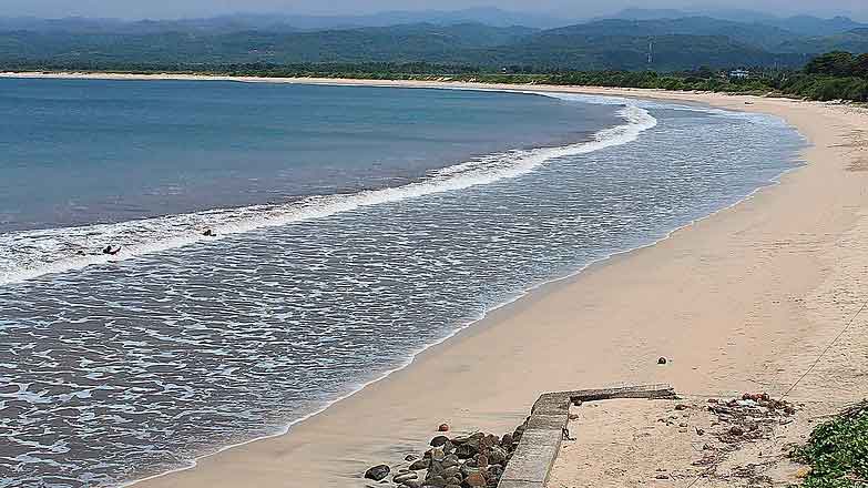 Pantai Gunung Geder