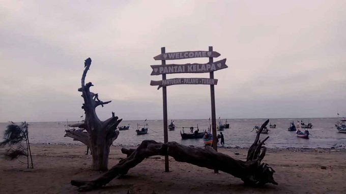 Pantai Kelapa Rute Menuju Lokasi Dan Harga Tiket Masuk
