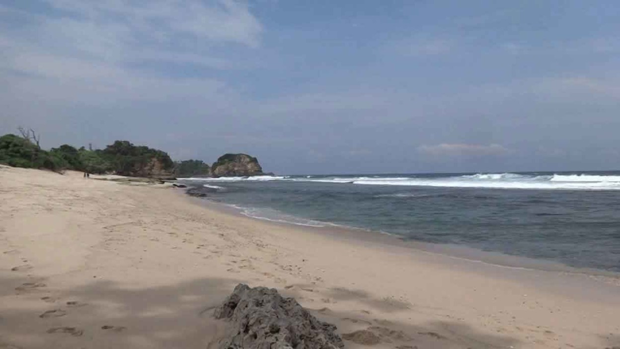 Pantai Kuncaran