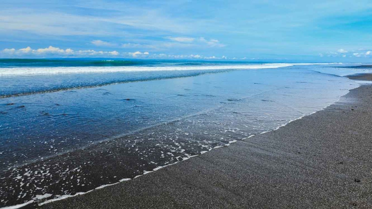 Pantai Medewi