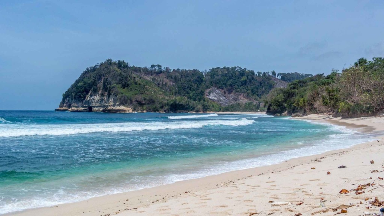 Pantai Ngalur