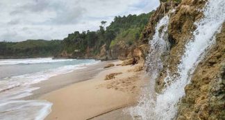 Pantai Coro Rute Menuju Lokasi Dan Harga Tiket Masuk