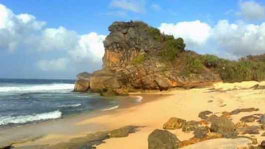 Pantai Seruni Pacitan