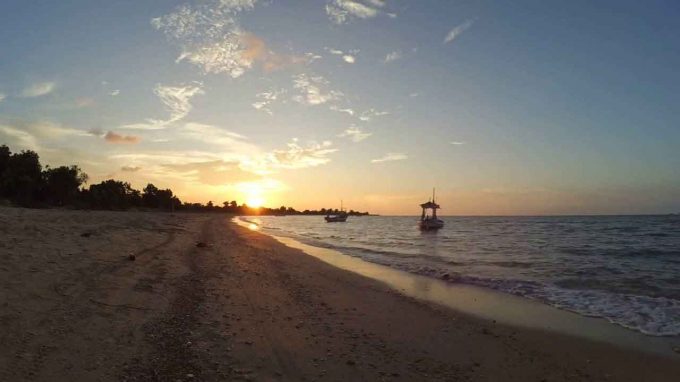Pantai Siring Kemuning Rute Menuju Lokasi Dan Harga Tiket Masuk
