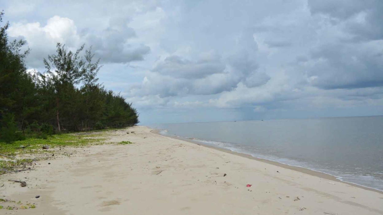 Pantai Ujung Pandaran