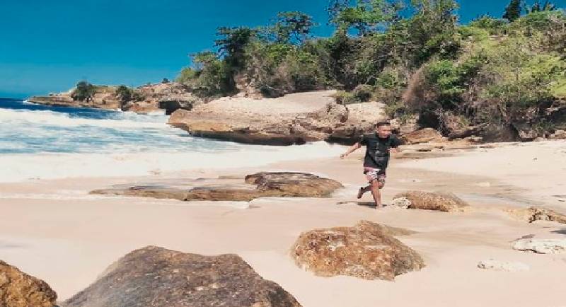 Pantai Brumbun ?️ HTM, Rute, Foto & Ulasan Pengunjung