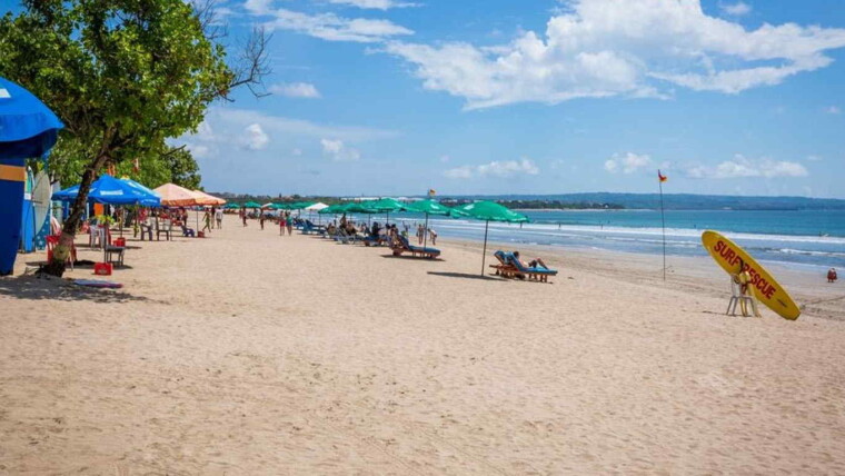 Pantai Kuta Bali 🏖️ HTM, Rute, Foto & Ulasan Pengunjung