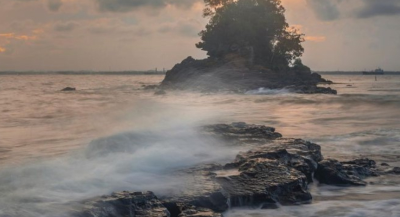  Pantai  Melawai  HTM Rute Foto Ulasan Pengunjung