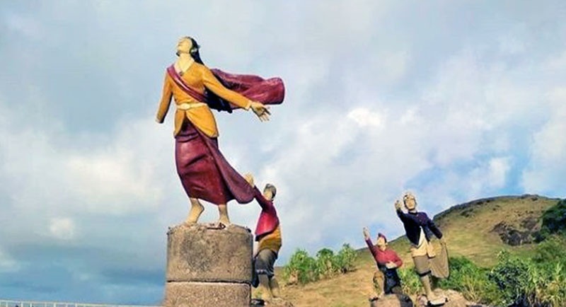 Patung Putri Mandalika Di Pantai Seger Lombok Patung Putri Mandalika Di Pantai Seger Lombok