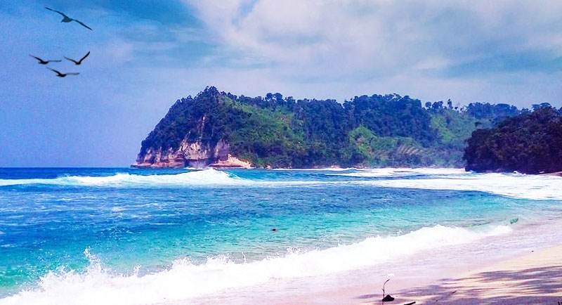 Pantai Ngalur Tulungagung Jawa Timur