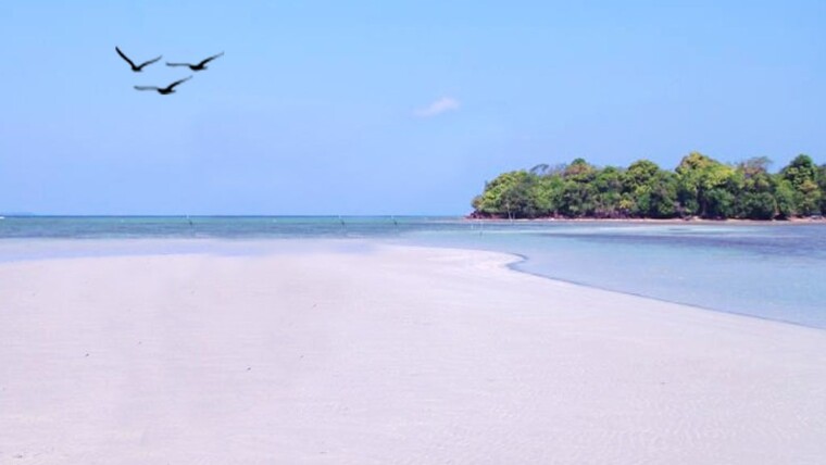 Pantai Tanjung Jabe Pulau Karimunjawa