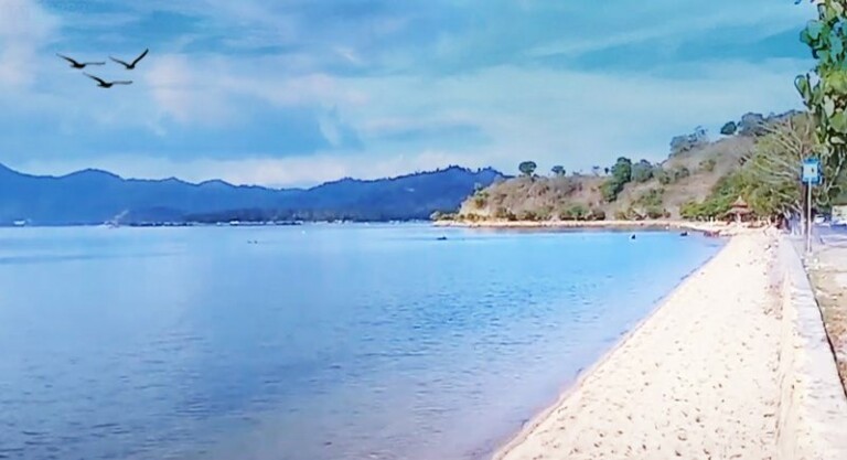 Pantai Kalaki 🏖️ HTM, Rute, Foto & Ulasan Pengunjung