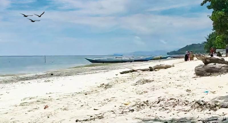 Wisata Pantai Boneoge Donggala