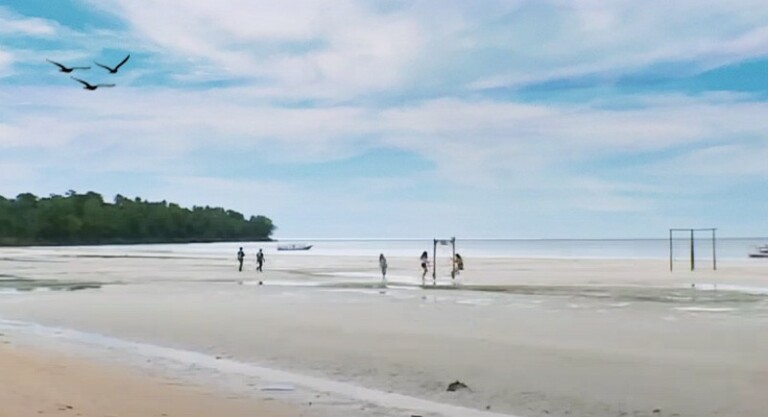Pantai Kaluku 🏖️ HTM, Rute, Foto & Ulasan Pengunjung