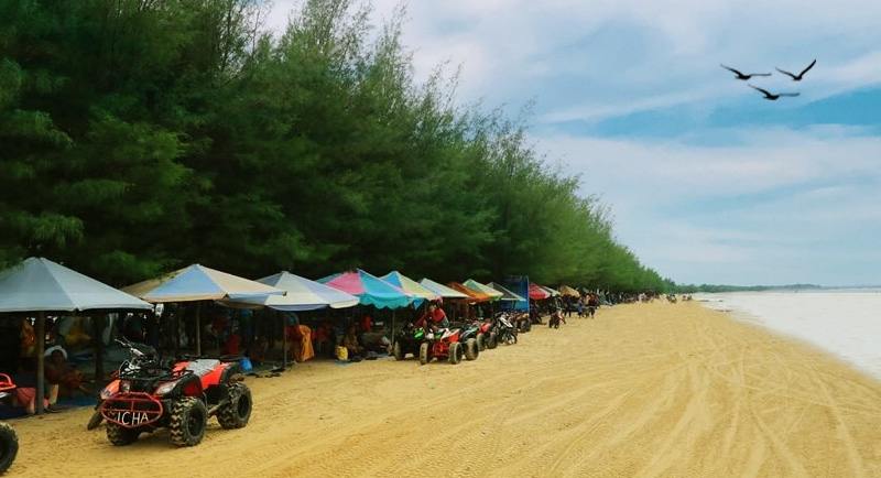 Wisata Pantai Karang Jahe