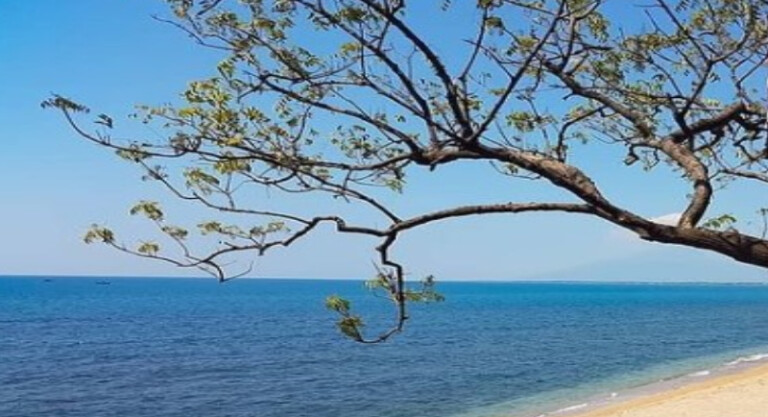 Pantai Tampora 🏖️ HTM, Rute, Foto &amp; Ulasan Pengunjung