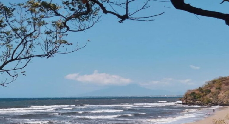 Pantai Tampora 🏖️ HTM, Rute, Foto &amp; Ulasan Pengunjung