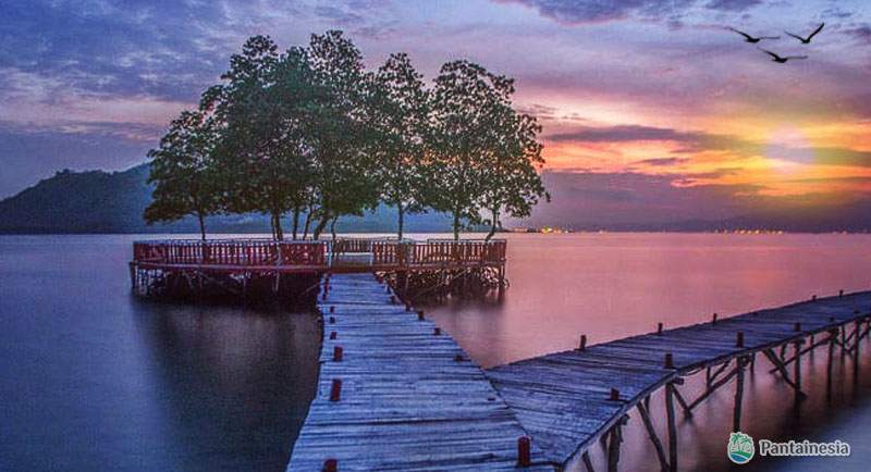 Sunset Pantai Dewi Mandapa