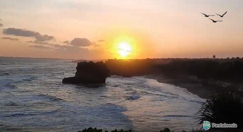 Rekomendasi Pantai di Jawa Barat dengan Panorama Eksotis