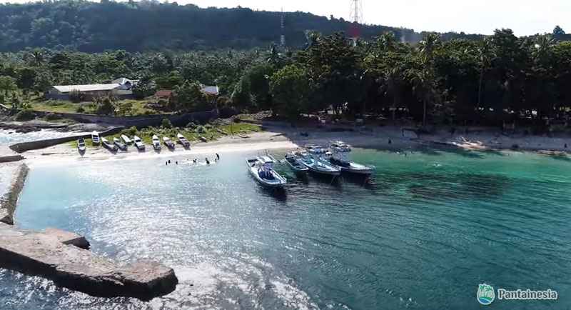 Wisata Pantai Santai Ambon