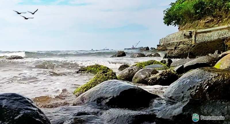 Pantai Ujungnegoro Batang